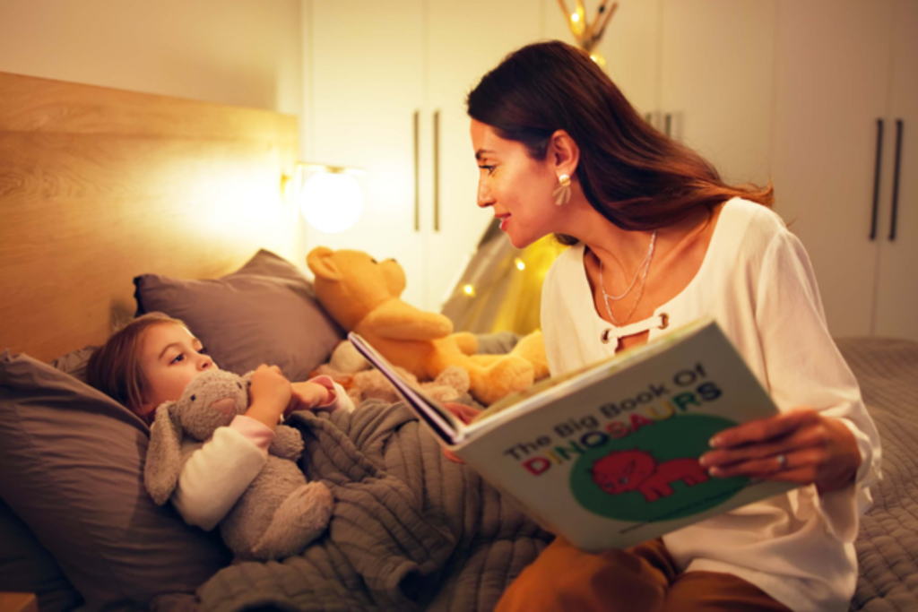 Kind leest een boek
